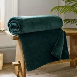 Coco Touch Pine Green Fleece Throw