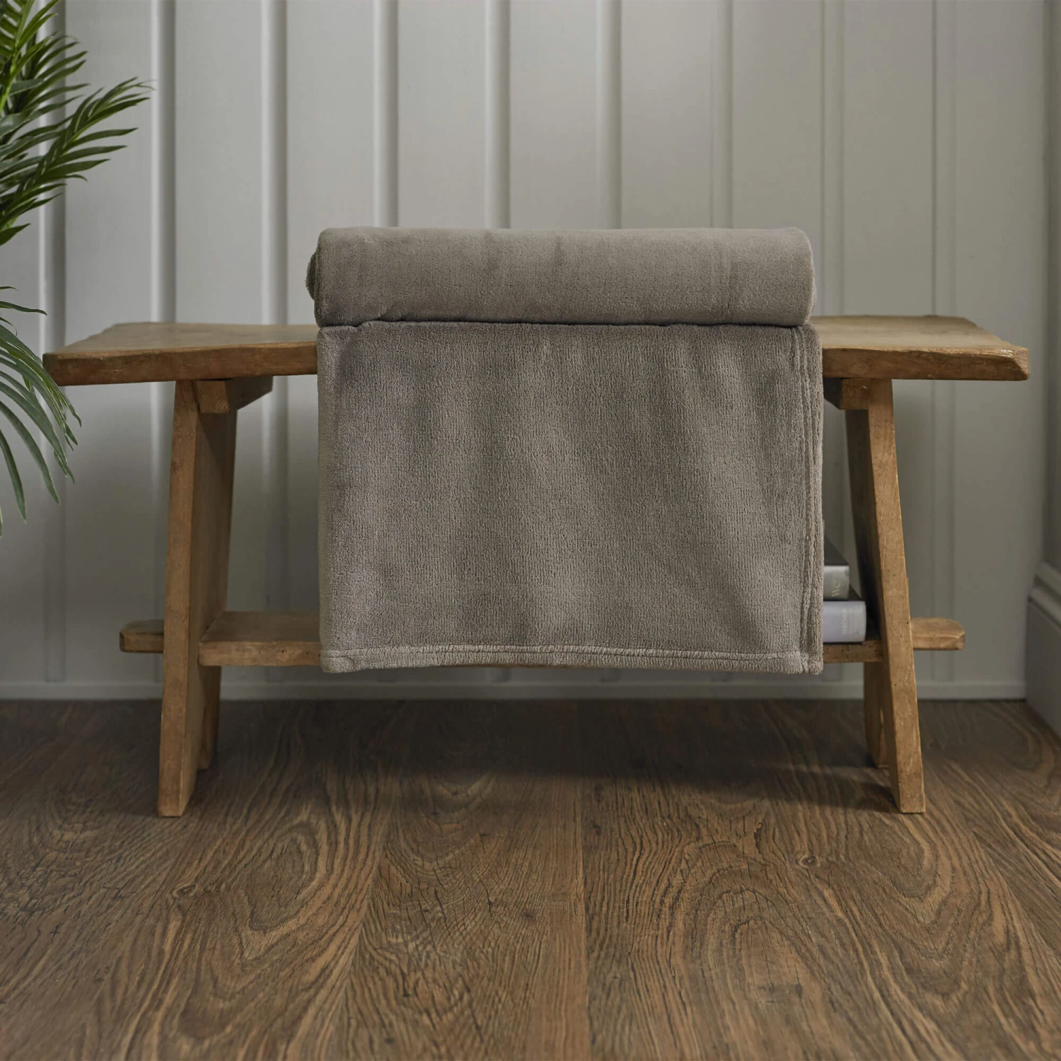 Deyongs Snuggle Touch Fawn Microfibre Throw