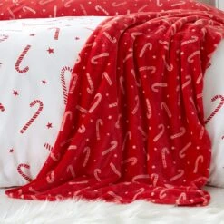 Catherine Lansfield Christmas Candy Cane Red Throw