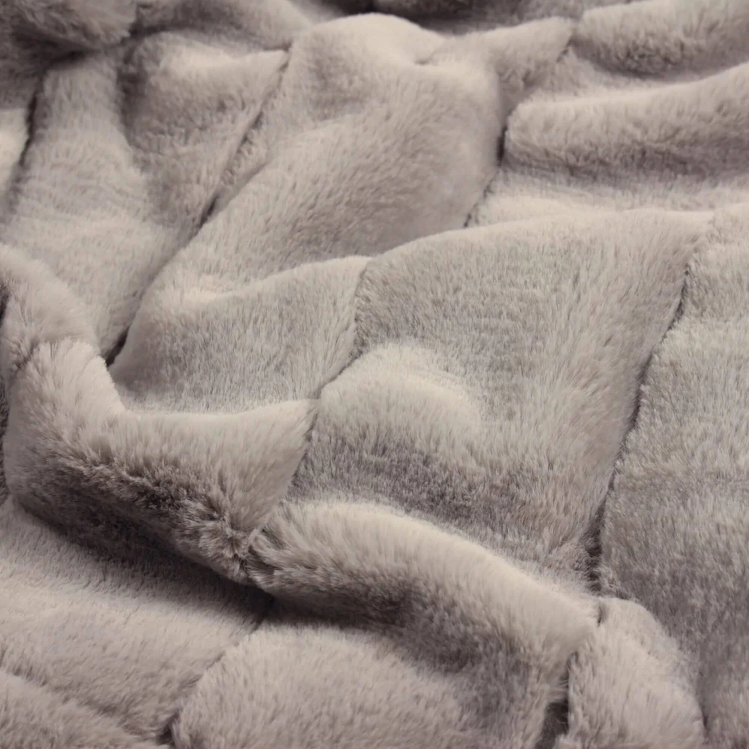 Riva Paoletti Empress Grey Faux Fur Throw - Image 4